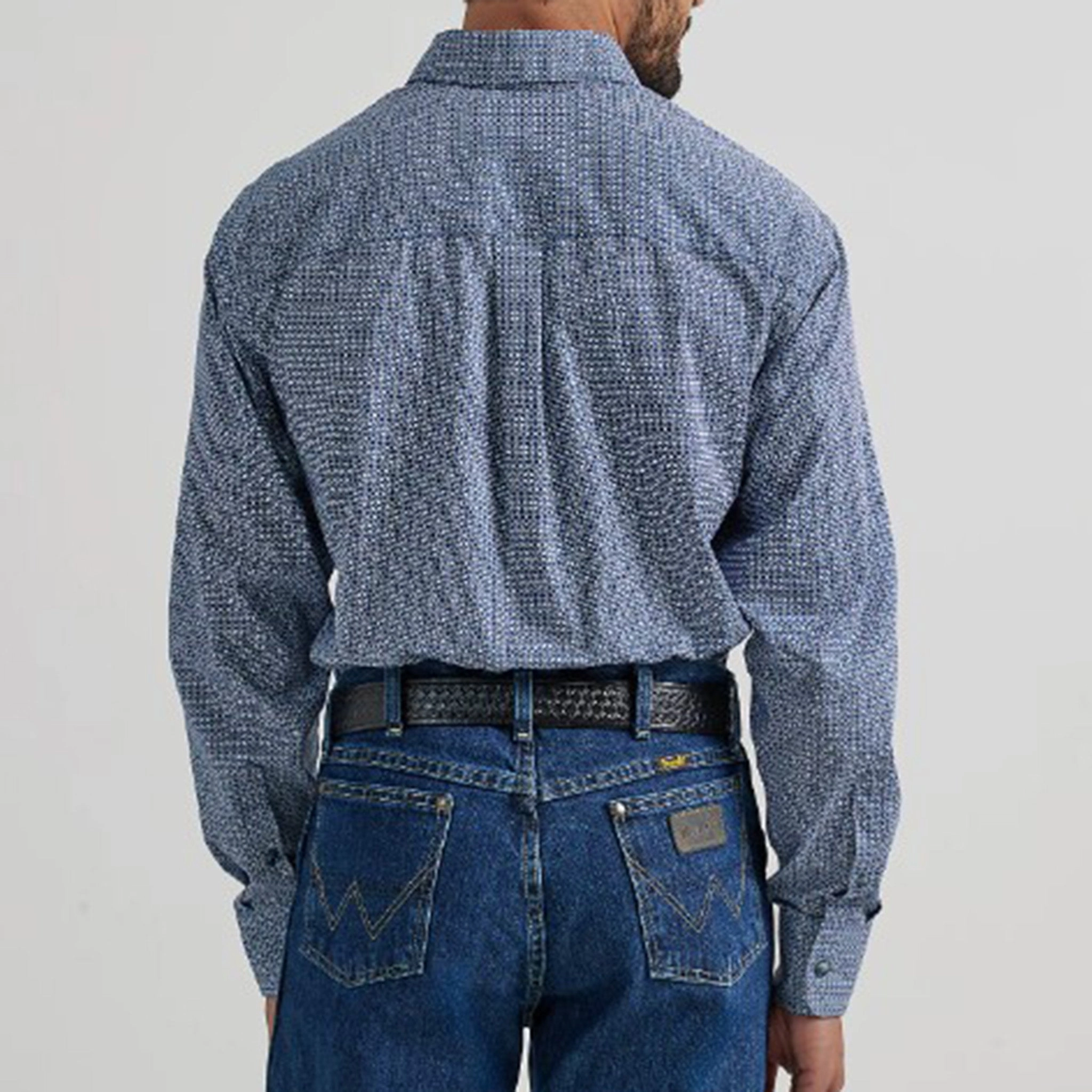 Wrangler Men's Cornflower Blue& Black Print Geo Shirt Smooth zipper closure Bold Print