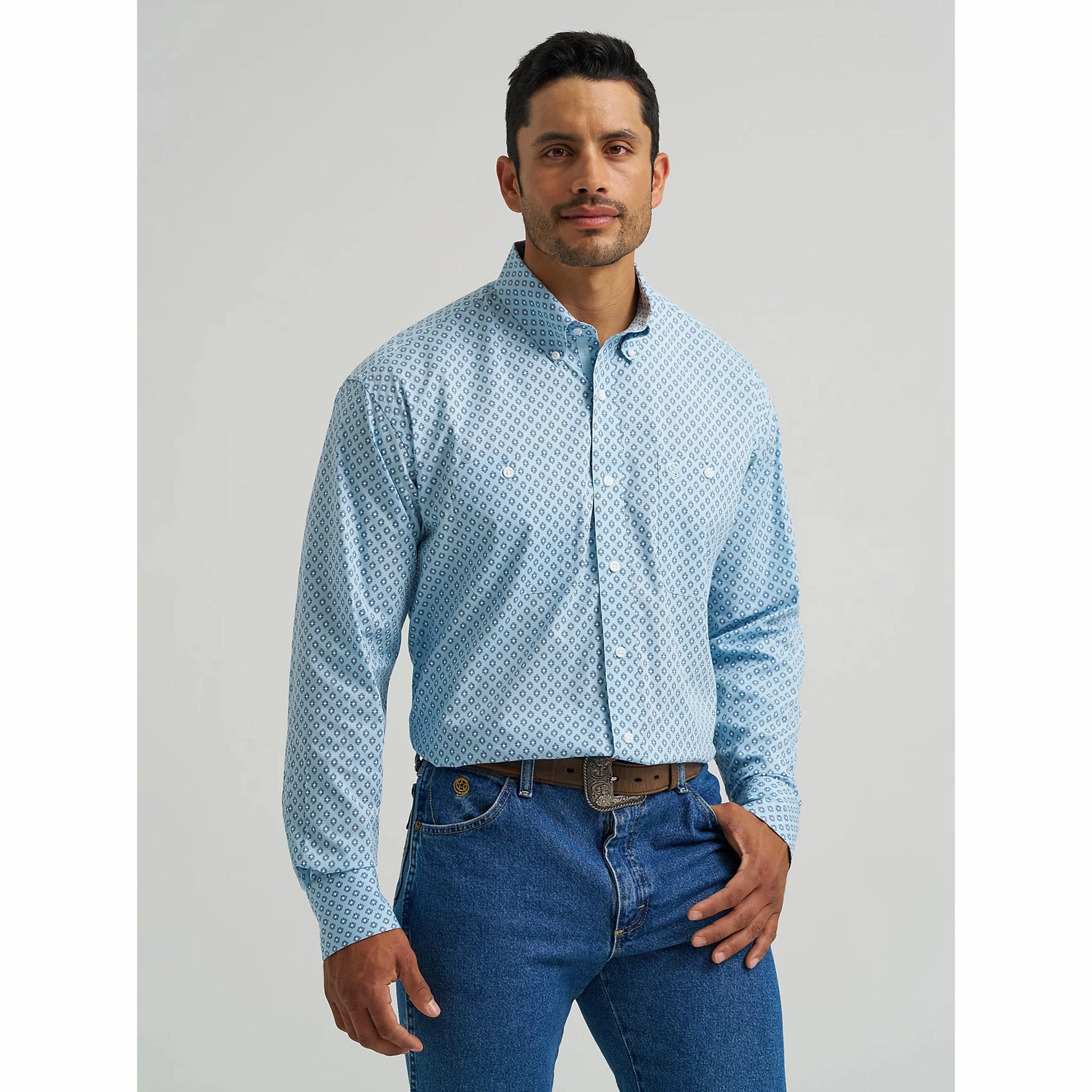 slim fit Wrangler Men's George Strait Blue Geo Print Long Sleeve Button Down
