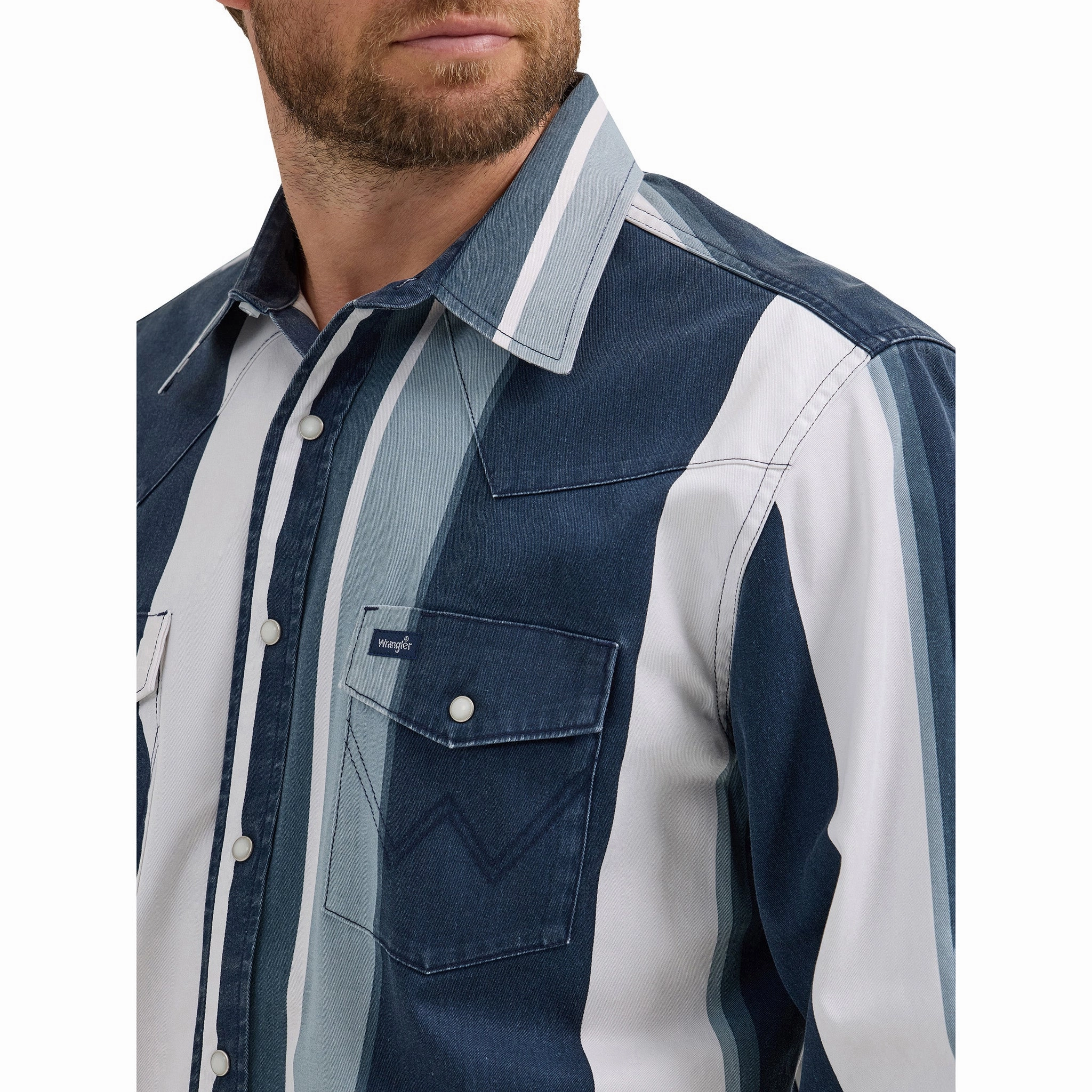 Comfortable Layer Youthful Style Wrangler Men's Vintage Inspired Brushpopper Pearl Snap Shirt