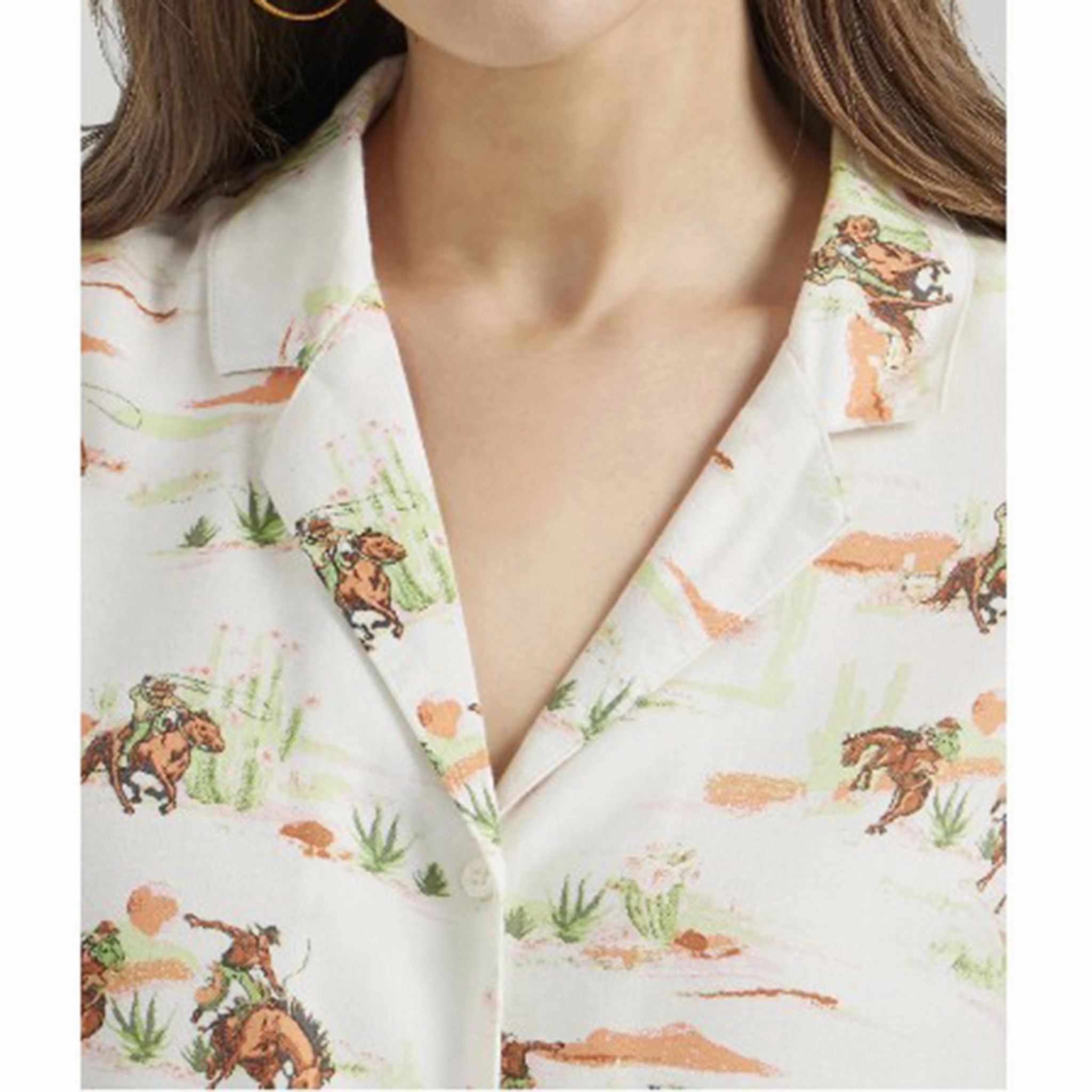 Wrangler Women's Cream Desert Scene Button Up Short Sleeve SoftInteriorLining Casual Blouse