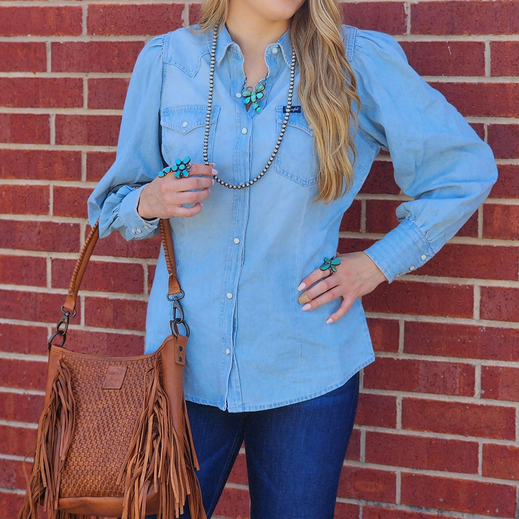 WindproofBarrierTechnology PreShrunkFabric Wrangler Women's Denim Peral Snap Poet Shirt