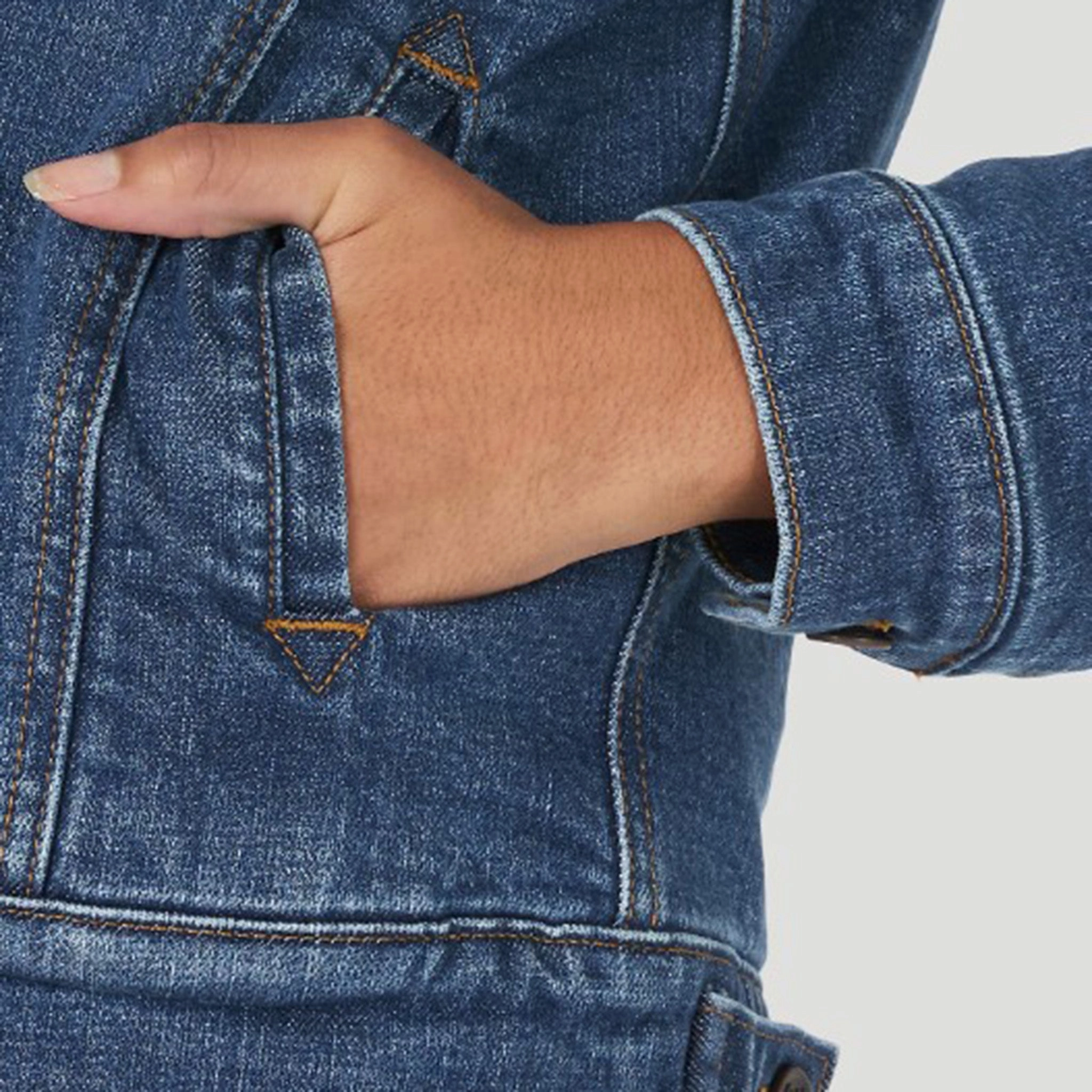 Wrangler Women's Denim Sherpa Jacket Sleek Outdoor Look Light Diffusing Fabric