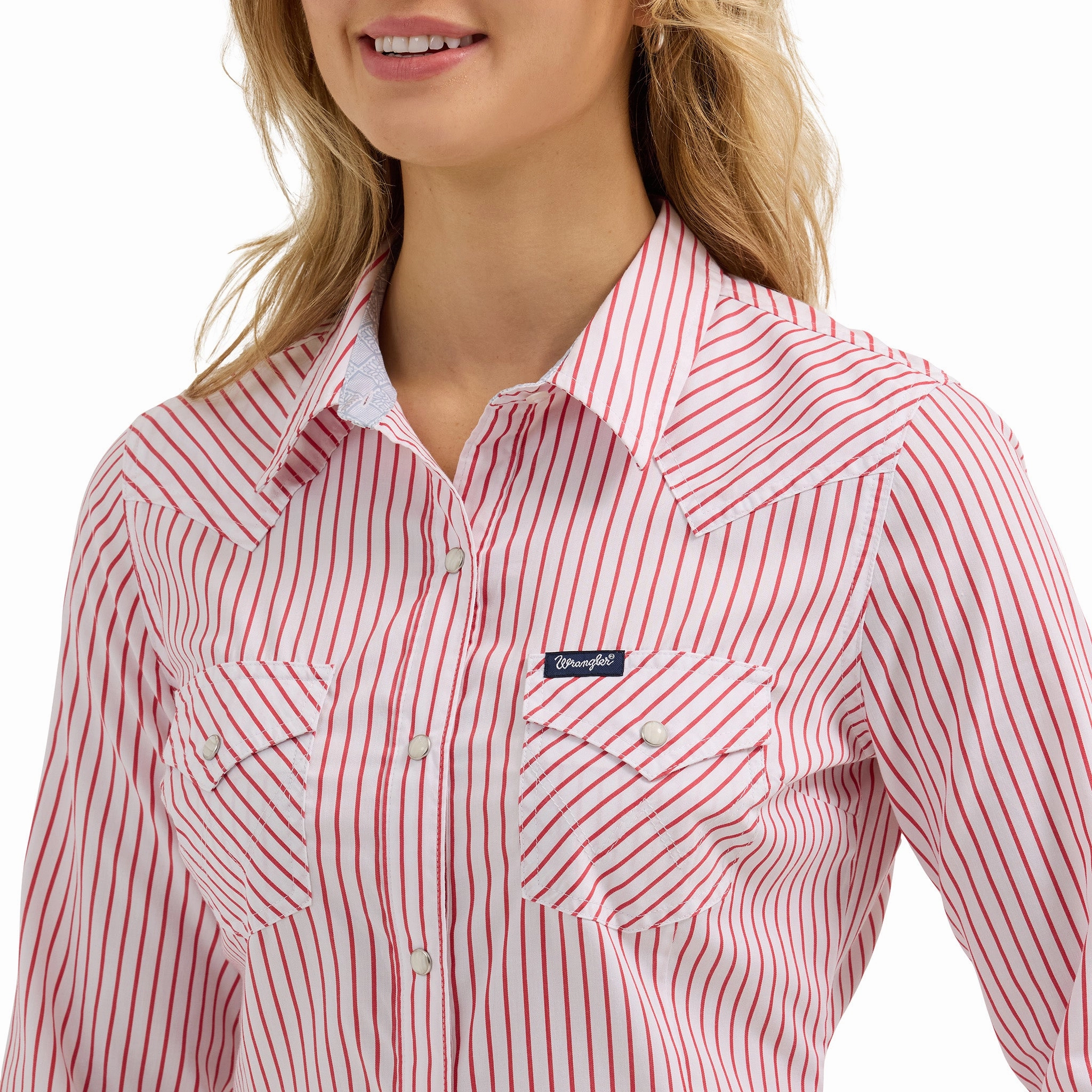 Wrangler Women's Retro Pearl Snap Long Sleeve Oversized Silhouette