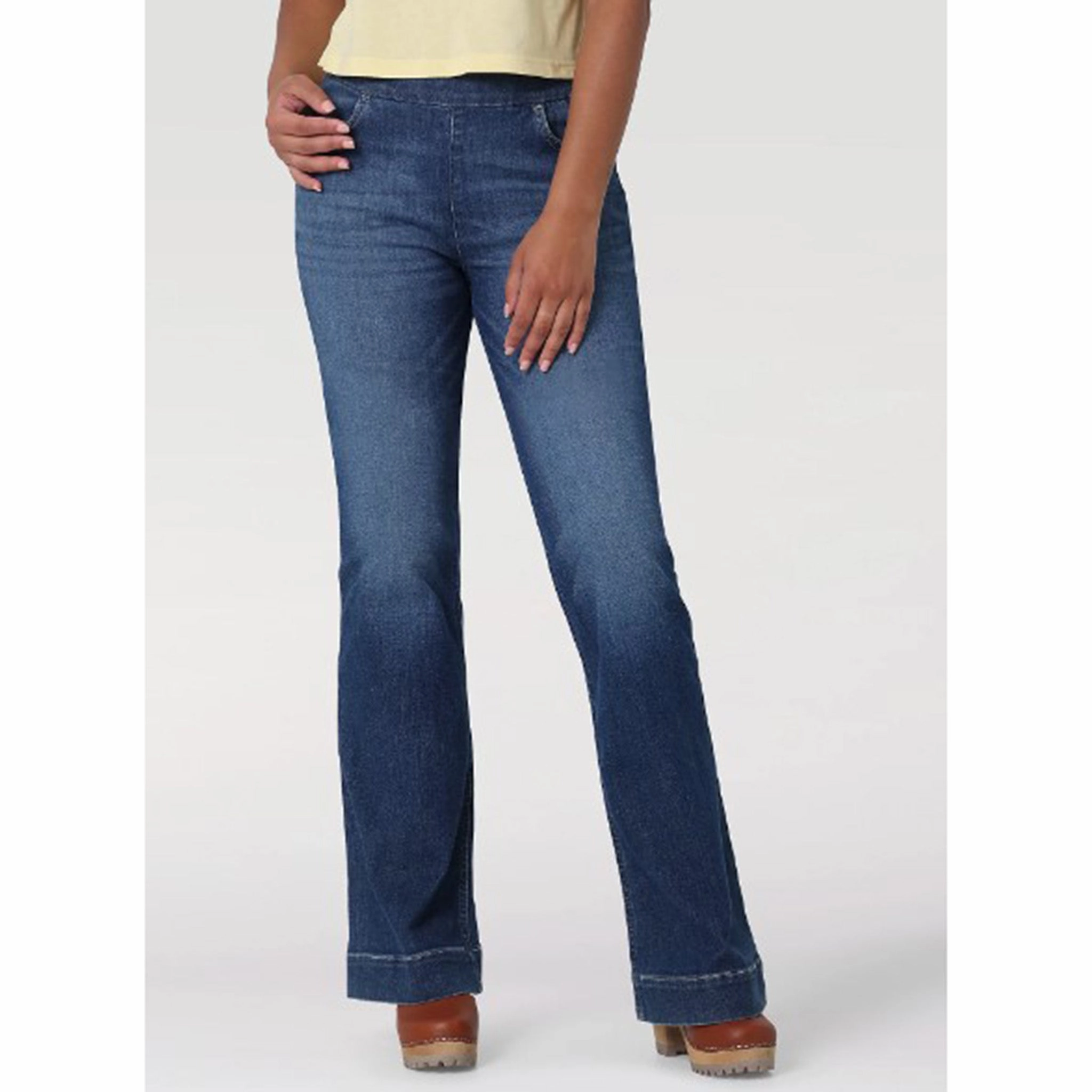Creative Look Elegant Road Trip Vintage Wash Wrangler Women's Stacie Pull On Trouser Jeans