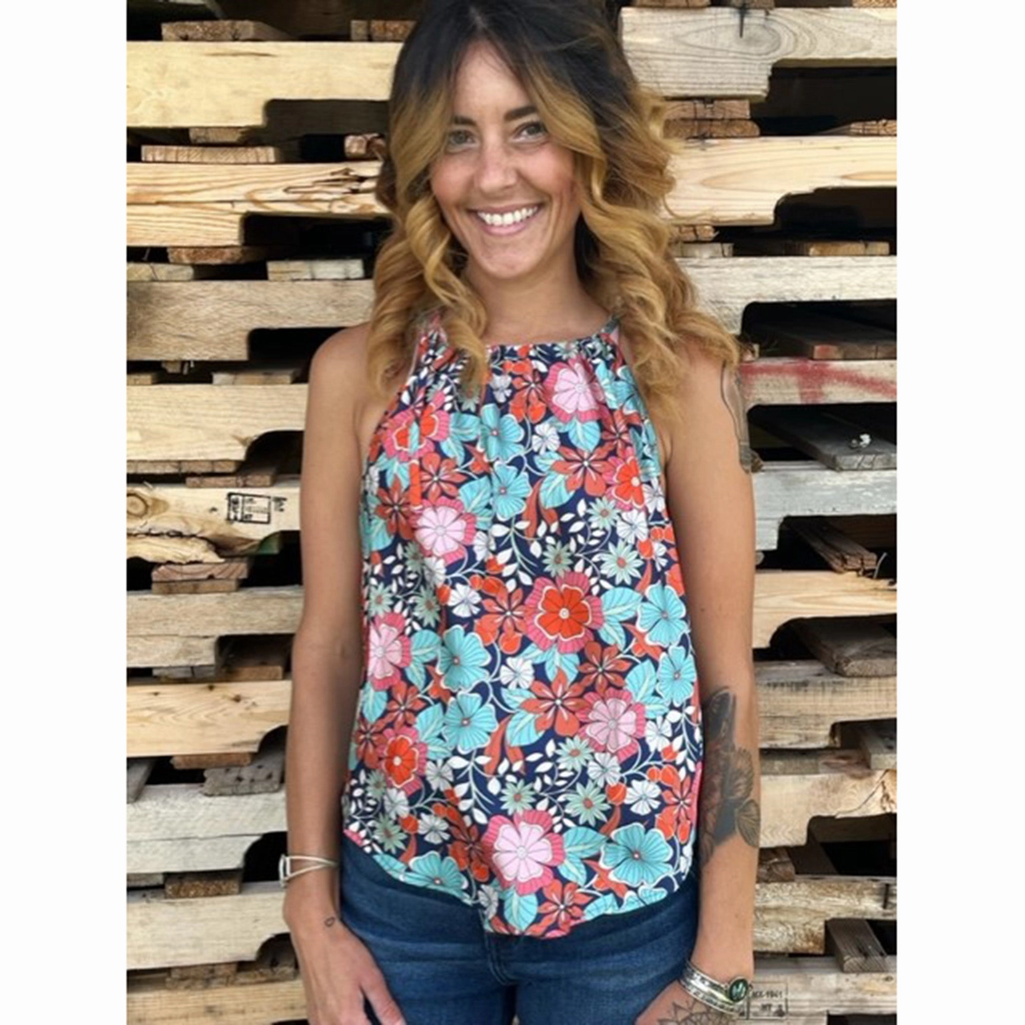 FoldableFeature Hidden Pocket Design Floral Print Halter Top